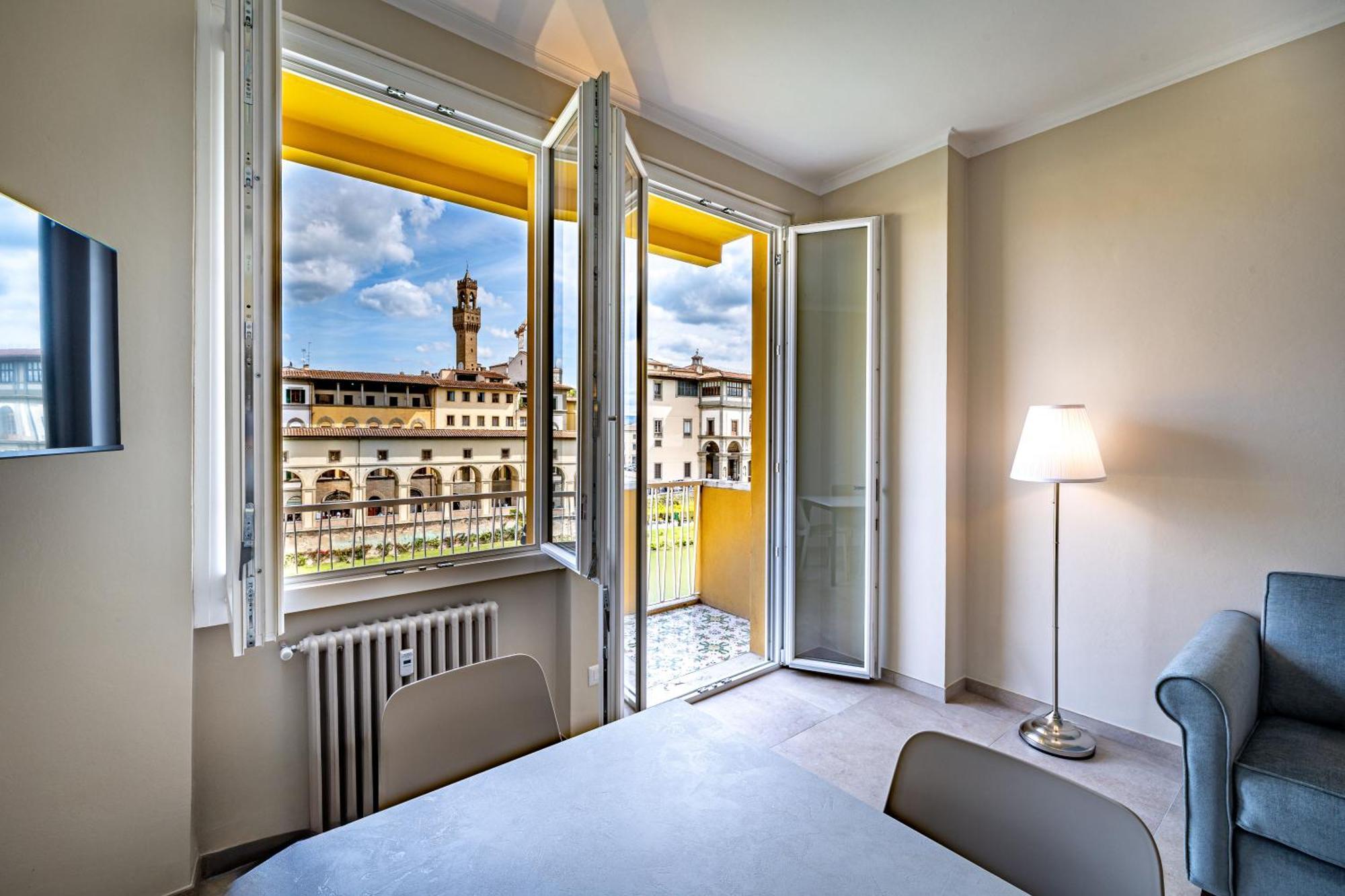 Yd Balcony On Pontevecchio View Apartment Florence Exterior photo