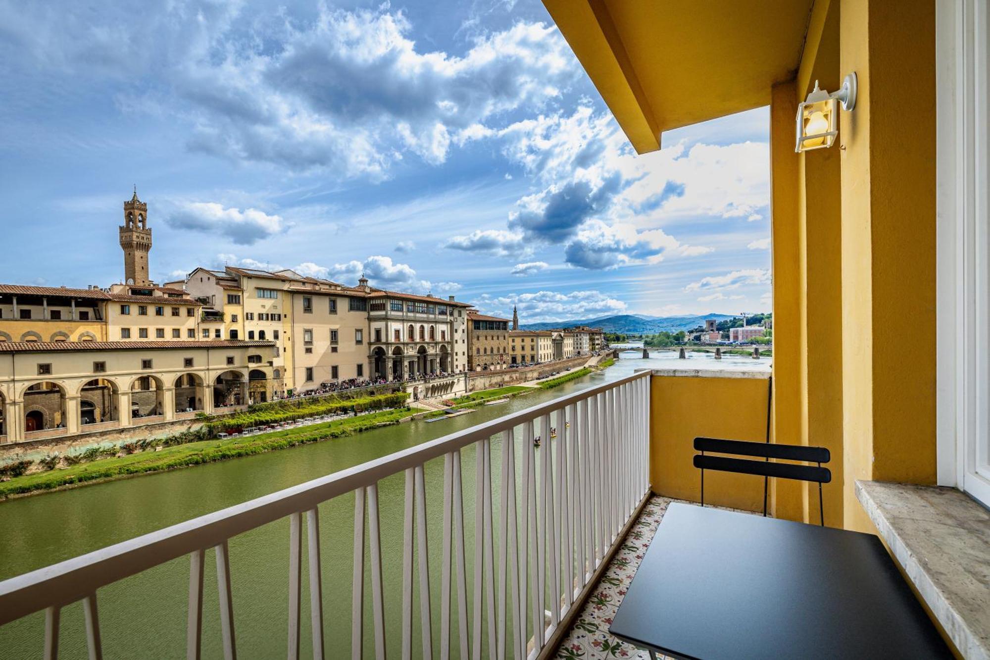 Yd Balcony On Pontevecchio View Apartment Florence Exterior photo