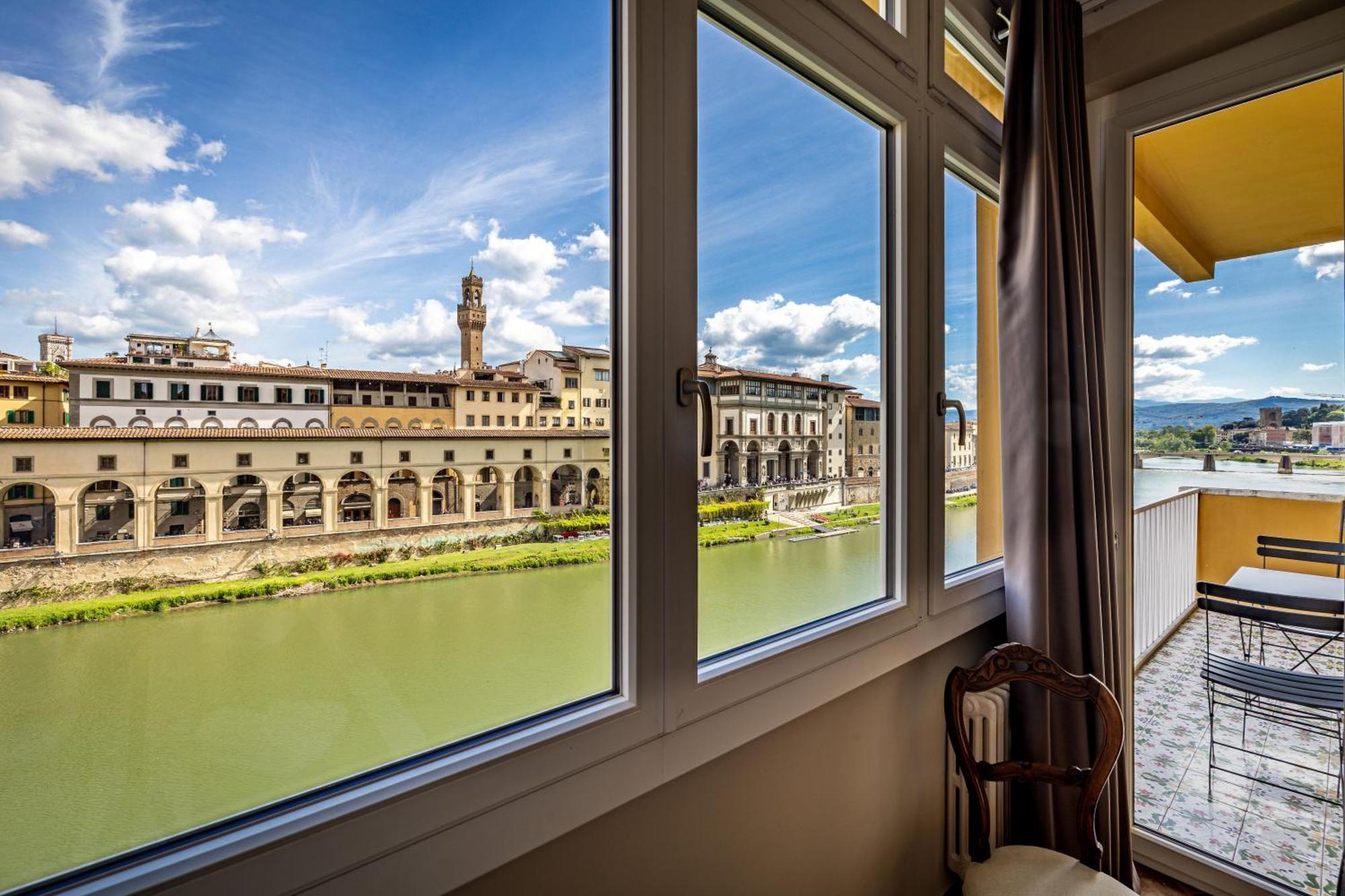 Yd Balcony On Pontevecchio View Apartment Florence Exterior photo